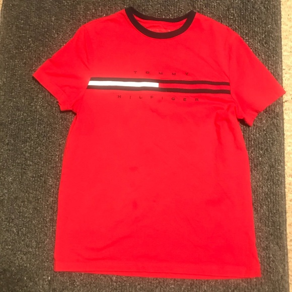 Tommy Hilfiger Red T-Shirt. - Picture 6 of 6